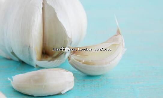 厨房 巧剥蒜皮