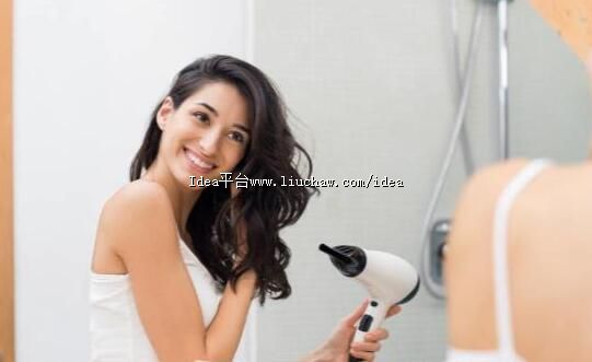 卫生间 吹风机里缠入了头发怎样清理 如何用吹风机正确吹发