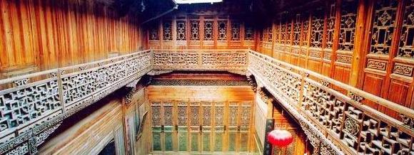 �������л�����������ι���֮�ܱ߾���ο����ι���