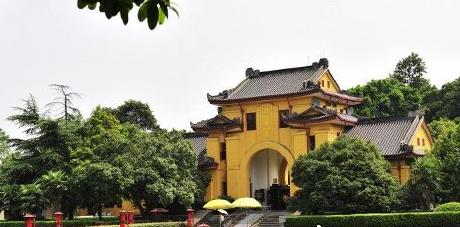 喀斯特雕琢的广西桂林旅游攻略市区风景详叙