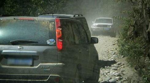 �����ڴ�������֮�Ĵ��θ������ι��Խ�ͨ����