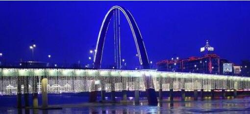 �����ڴ�������֮�Ĵ��θ������ι��Խ�ͨ�ڵ�֮�Ű�