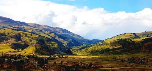 �����ڴ�������֮�Ĵ��θ������ι��Խ�ͨ�ڵ�֮����