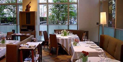 ��Զ�ı���̨�����ι���֮��ɫ��ʳС�Ի���