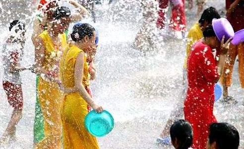 �������п�ȸ֮��º�����֮�������ο�