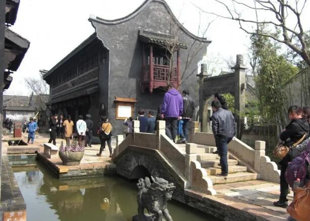 ÷���޾���