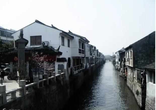 ����ɽ����