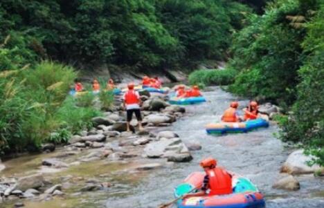 明月山峡谷漂流