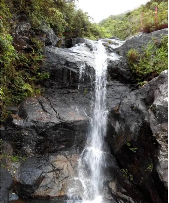 ���ݰ���ɽ�羰��