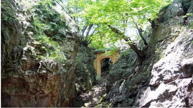 白云洞军事旅游风景区