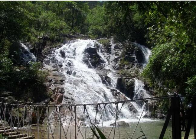 银盏金龙峡漂流