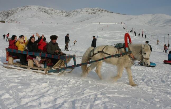 ����̩�н���ɽ��ѩ��