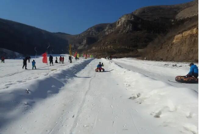 ���Ͻ���ɽ��ѩ��