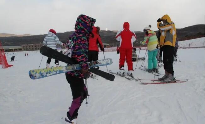 ��������ɽ��ѩ��