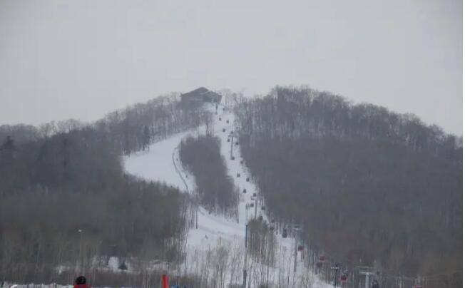 ����ɽ��ﻬѩ��