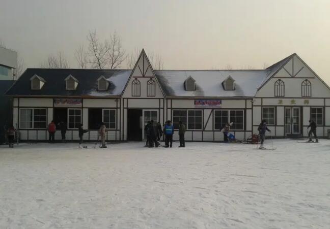 �ػʵ�����ɽ��ѩ��