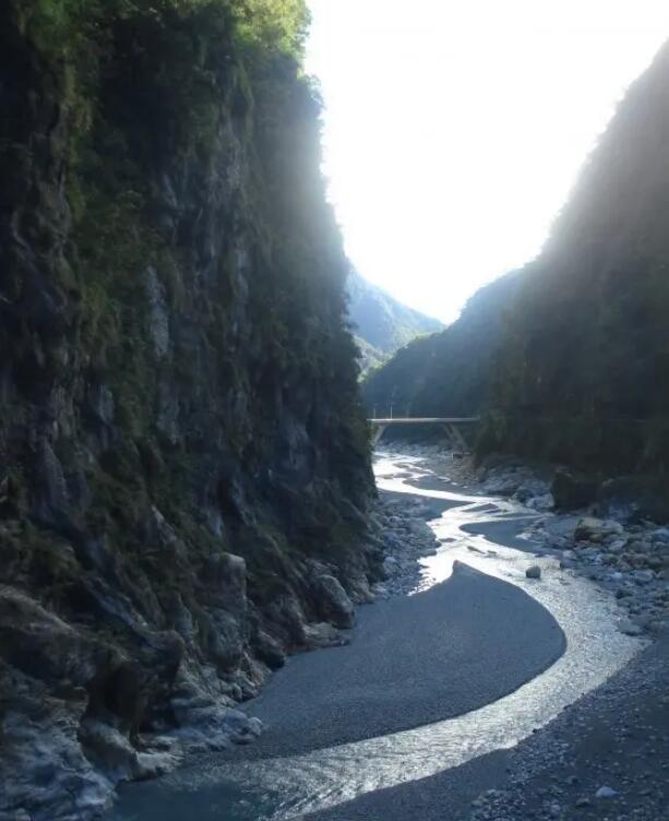 ̨����ɽ���ҹ�԰