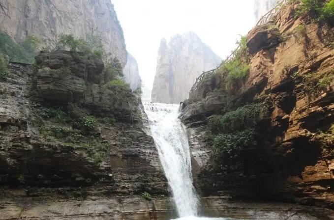 ɽ��ͨ��Ͽ����