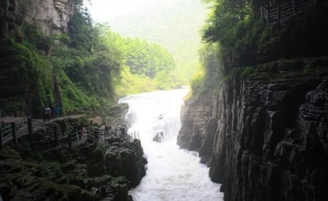 恩施利川腾龙洞.