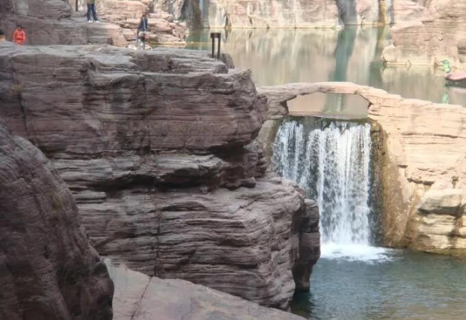 ������̨ɽ̶��Ͽ.