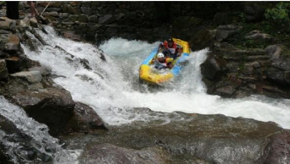 ����������Ư��