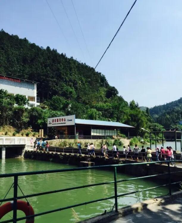 ��Ϫ־��Ư��