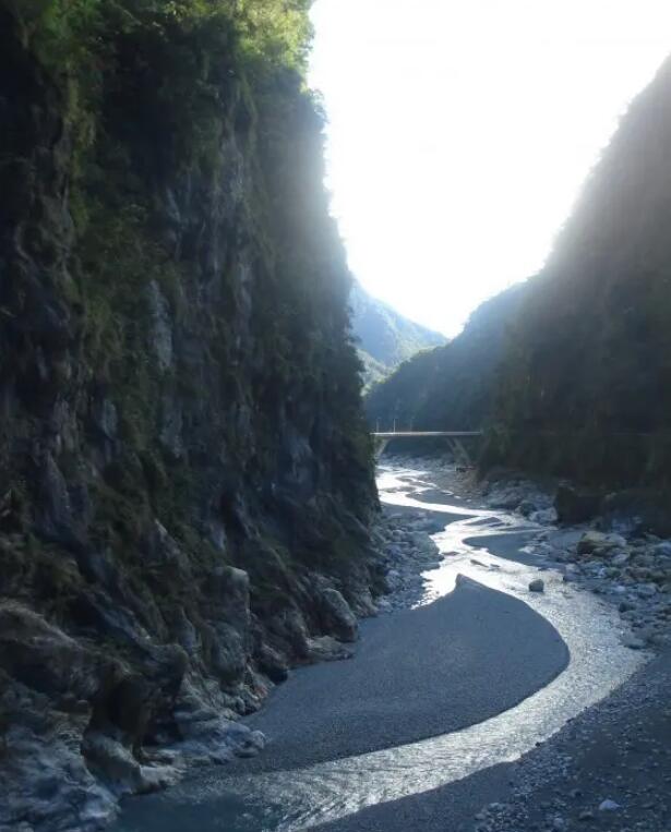 ̨����ɽ���ҹ�԰��