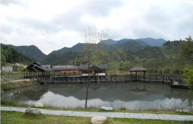 ����ɽ��԰���裬