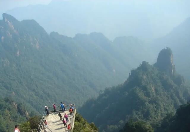 ����çɽ����ɭ�ֹ�԰��