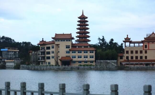 �Ź�ɽ�羰����