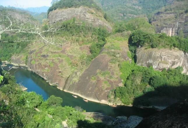 ����ɽ������