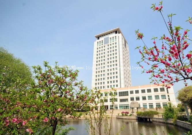 ���ݴ�ѧУ԰���