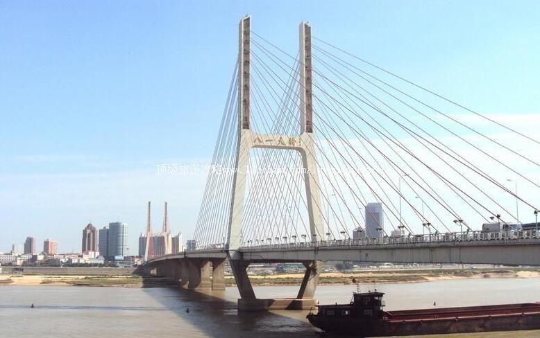 �����ϲ���һ�������ι���