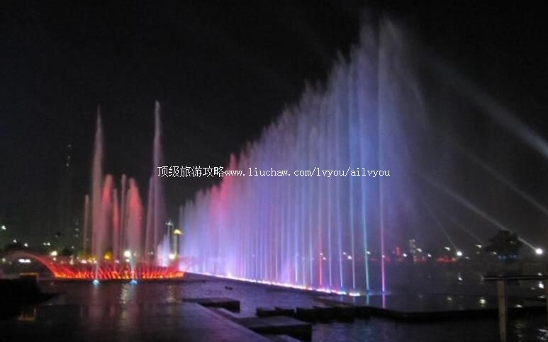 江西南昌秋水广场旅游攻略