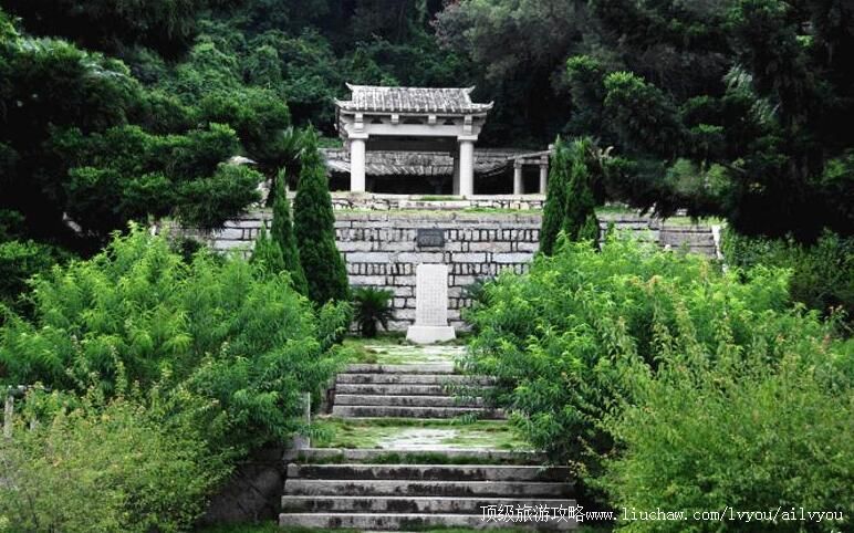 ����Ȫ����ɽ��˹����ʥĹ���ι���