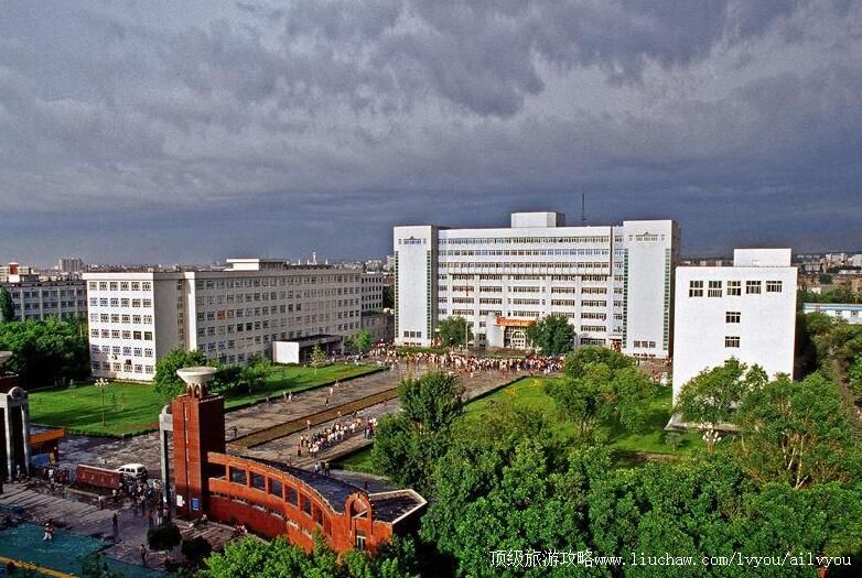 �½���ѧУ԰���