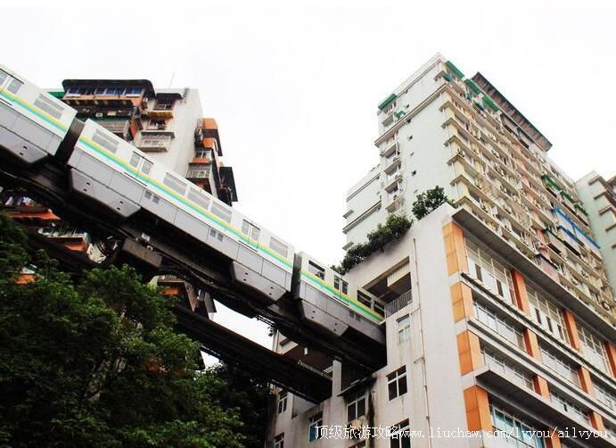 重庆列车穿楼李子坝站旅游攻略