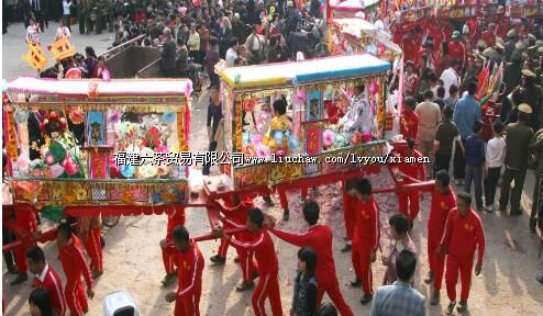 长达百米的蜈蚣阁