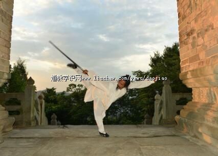 学道之人,道心重一分,则凡心轻一分;道念重一分,则俗念轻一分 学道之人,道心重一分,则凡心轻一分;道念重一分,则俗念轻一分