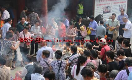 �Ϻ�������Ԫ��ڤ�������նȷ����Ӱ