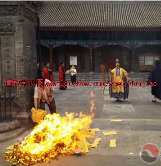 �������ɹ�������صع�ʥ���������ἰ��Ԫ�ڳ��ȴ󷨻�