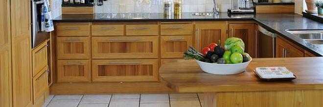 厨房太单调了怎么办 可以把瓷砖和铝扣板换成木地板和石膏板