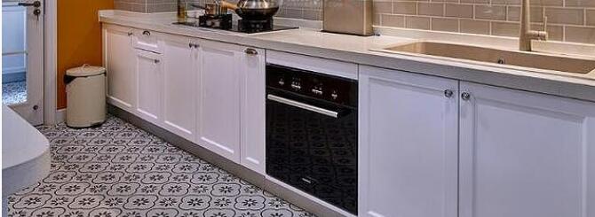 橱柜的台面要不要做挡水条 过来人入住一个月后悔想哭