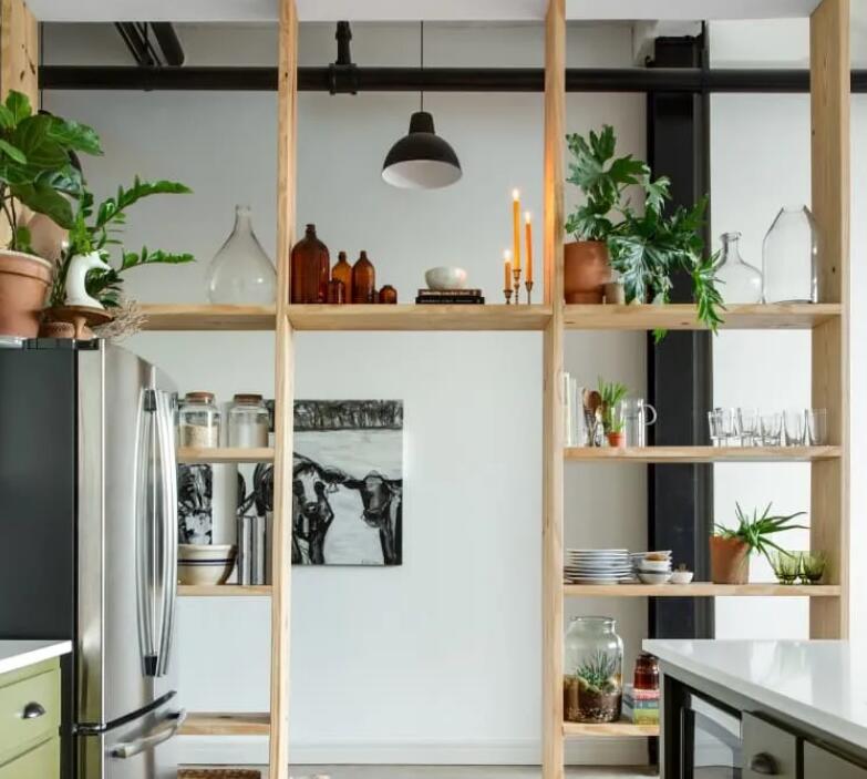 厨房装门费钱还费事 做个3米长置物架多出5㎡空间