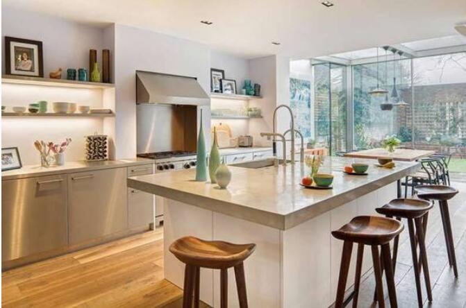 年轻人喜欢的开放式厨房好不好怎么防油烟