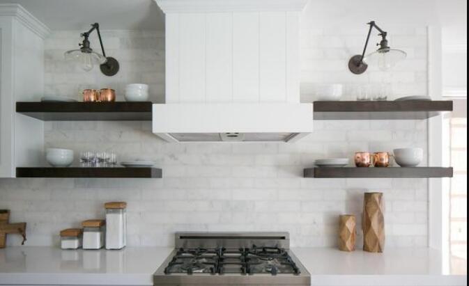带开放式搁架的别致厨房设计 质朴中又不失华丽.