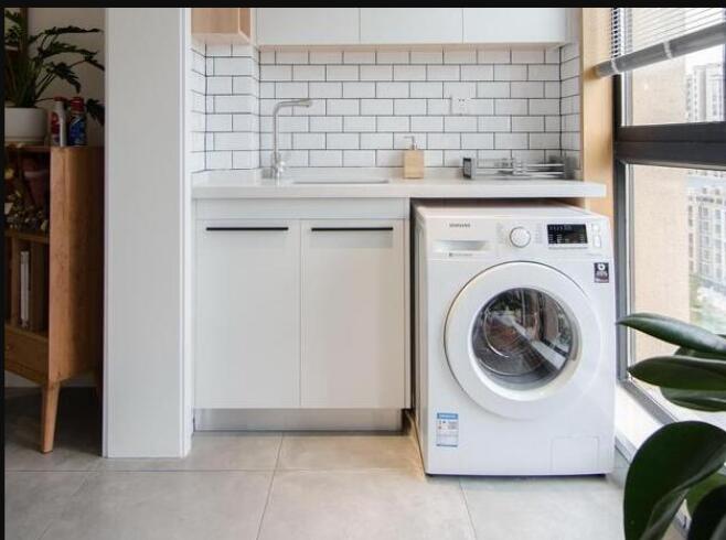 ��̨ǽ��Ҫ��Ҫ����ש����̨����ש��������ЩӰ�죿