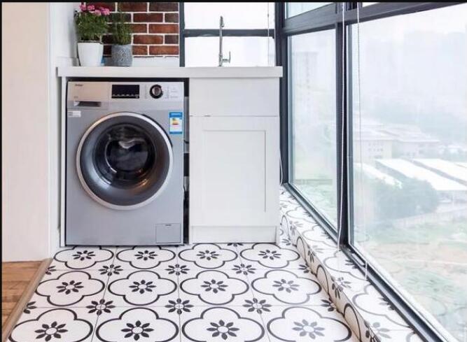 阳台地面这样铺 才是合理美观的 教你打造一个休闲区