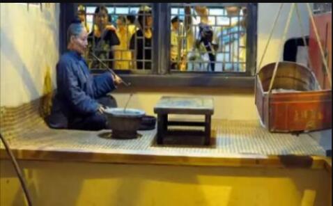 进屋就上炕?想睡就躺倒?东北人的卧室好流行