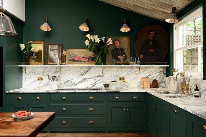 ����ɫ��������Щϲ����ɫ�ռ���˵�20������.